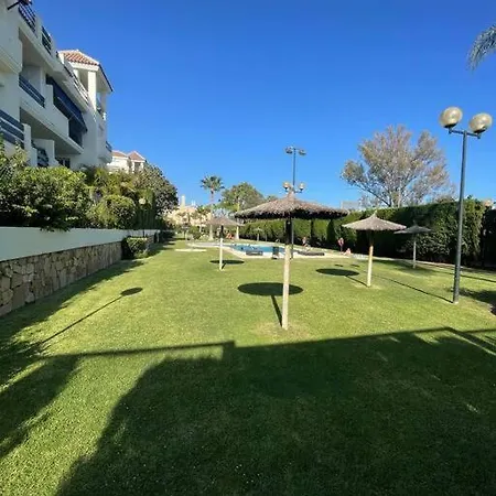 2br, 1bth Flat Near Puerto Banus Appartement