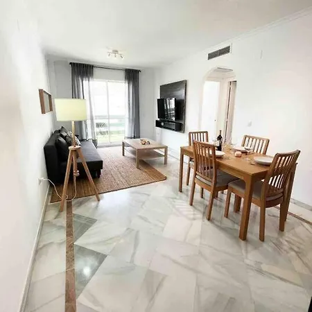 Апартаменты 2br, 1bth Flat Near Puerto Banus Марбелья
