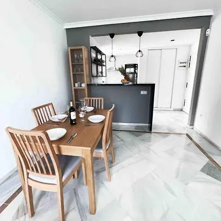 2br, 1bth Flat Near Puerto Banus Марбелья